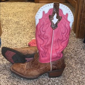 Ariat man made leather boots women size 9